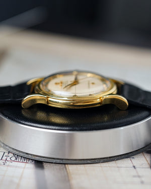 1954 Omega Constellation Honeycomb Dial |  Ref. 2648 SC | 18Kt Yellow Gold | No-Lume | Rare Arrow-head Markers