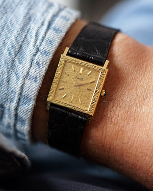 *NEAR MINT* 1970s Piaget in Bark 18k Yellow Gold | With Buckle | Ref.9133 A6 | Cal. 9P1