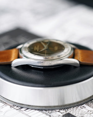 1959 Tropical Universal Genève Polerouter | Gilt Glossy Caramel Black Dial | Ref.204610-2 | With Buckle