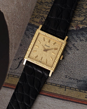 *NEAR MINT* 1970s Piaget in Bark 18k Yellow Gold | With Buckle | Ref.9133 A6 | Cal. 9P1