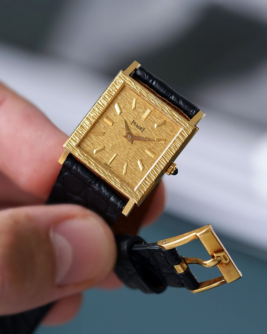 *NEAR MINT* 1970s Piaget in Bark 18k Yellow Gold | With Buckle | Ref.9133 A6 | Cal. 9P1