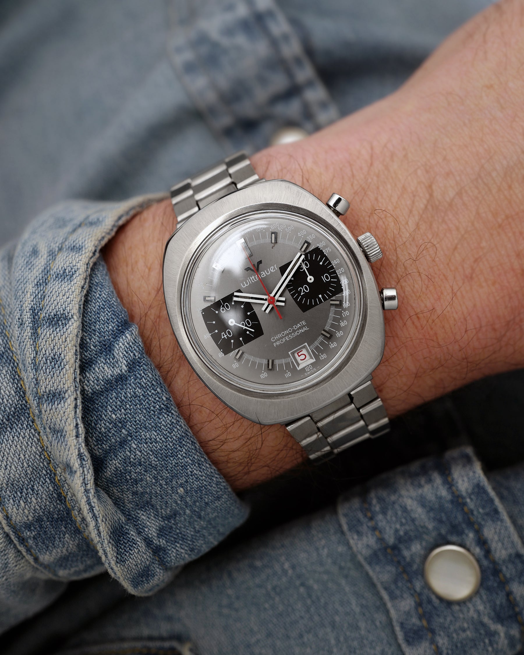 1970s Wittnauer Professional Chronograph Chrono-Date Valjoux